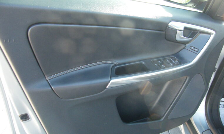 2015 Volvo XC60 Auto Sales LLC