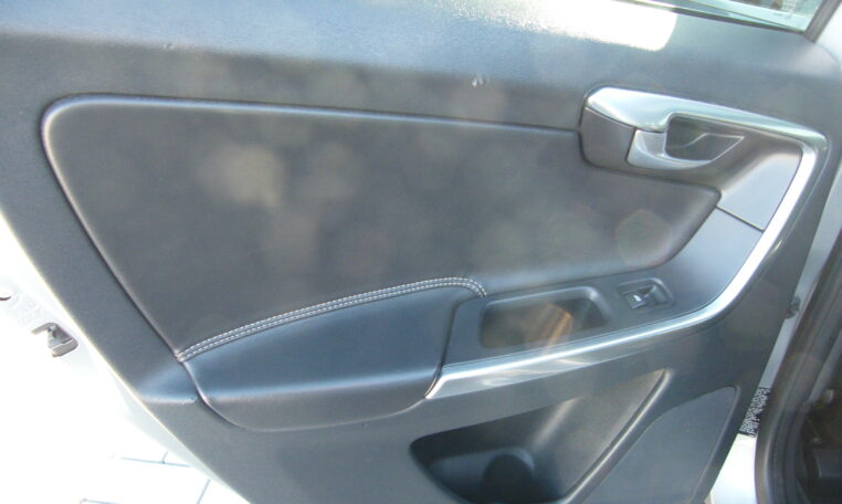 2015 Volvo XC60 Auto Sales LLC