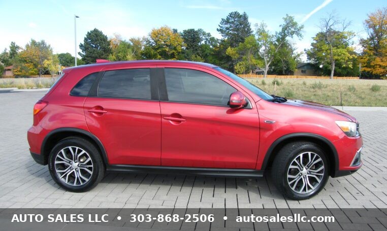 2019 Mitsubishi Outlander Sport SE photo 2