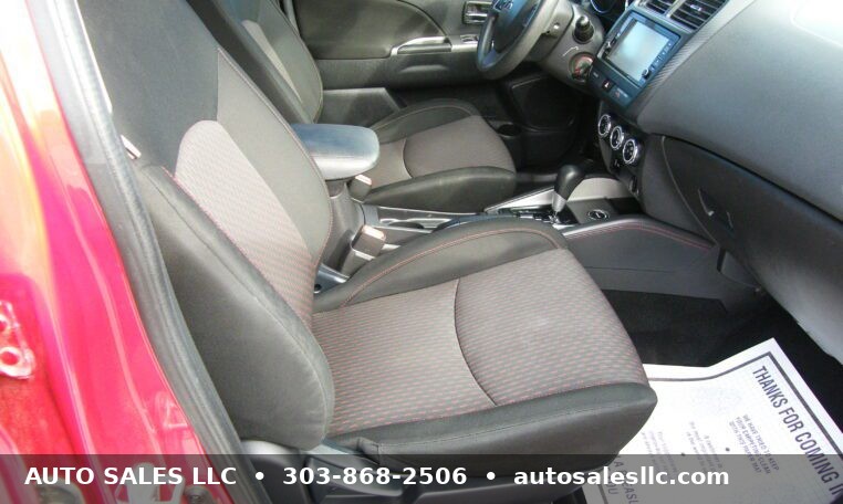 2019 Mitsubishi Outlander Sport SE photo 18