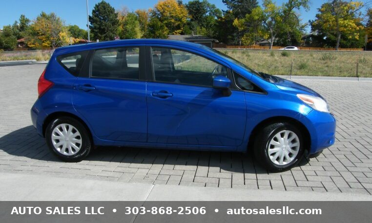 2016 Nissan Versa note SV photo 2