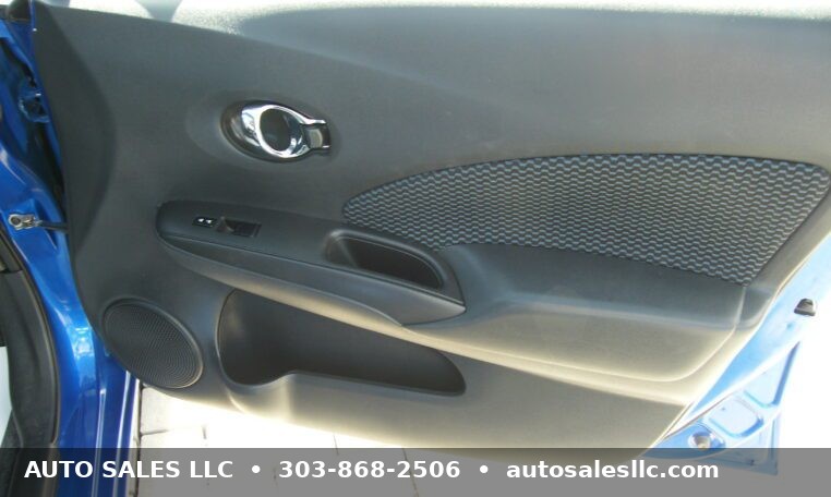 2016 Nissan Versa note SV photo 16