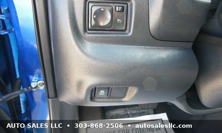 2016 Nissan Versa note SV photo 18