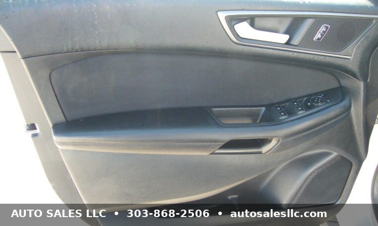 2015 Ford Edge SE AWD photo 9