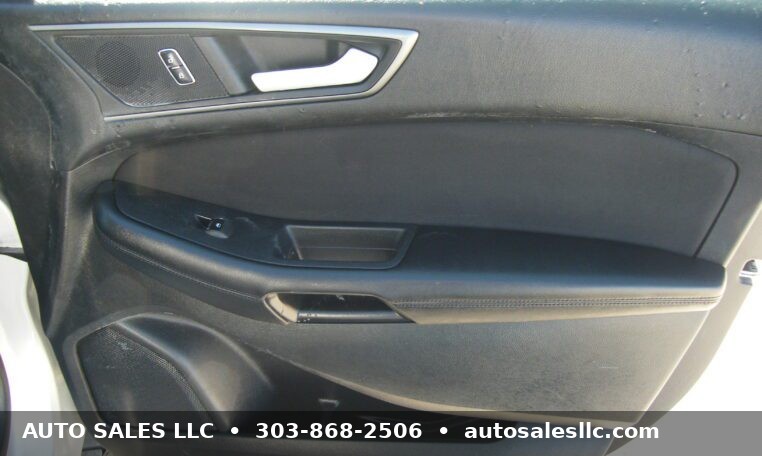 2015 Ford Edge SE AWD photo 16
